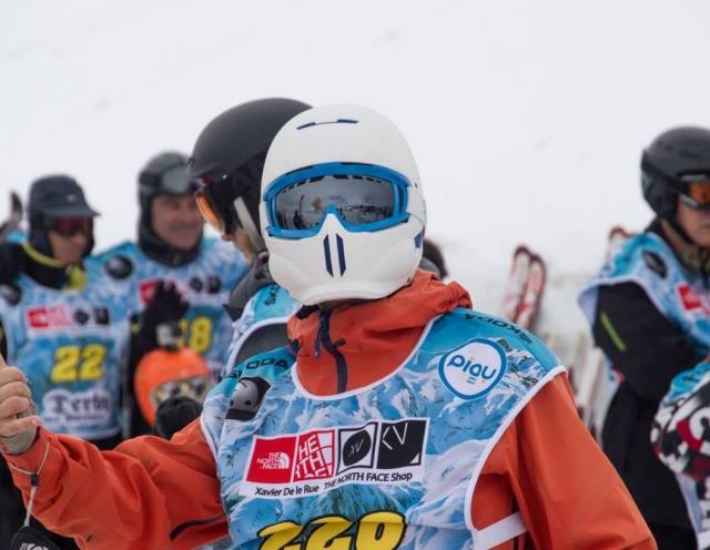 Participante en la competicion de esqui